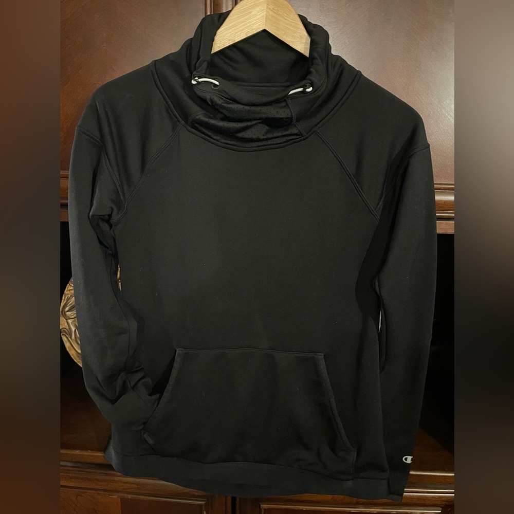 Champion Performance - black sweater w/pockets & adjustable pull (Small)